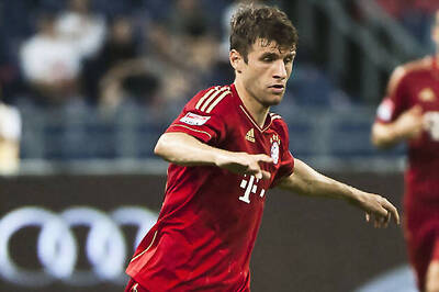 Bayern are title favourites says Dortmund CEO