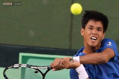Somdev Devvarman loses to Murray; Bopanna-Qureshi crash out of Shenzhen Open