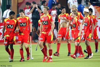 Rhinos banking on home support to stall Waveriders