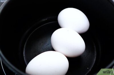 2 Foolproof Ways to Hard Boil an Egg