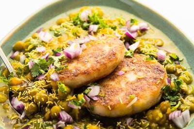 WATCH: Railway Stations Famous for Best Local Foods in India