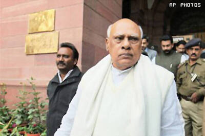 Land scam: AP court summons TN governor Rosaiah