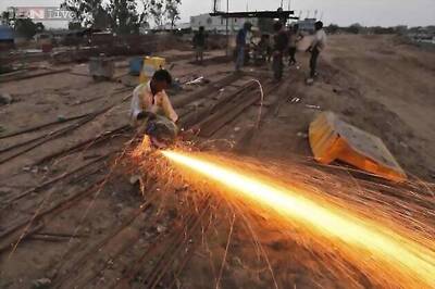 Economic Survey urges strong steps to contain fiscal deficit