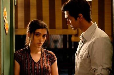 'Ekti Tarar Khonje': Much ado about nothing