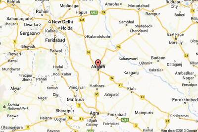 Non-bailable warrant against AMU professor for assaulting girl