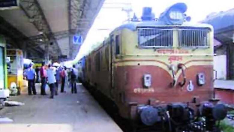 Delay derails vacationers at Central station