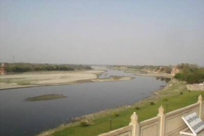 NGT bans both legal, illegal sand mining on Yamuna