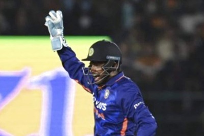 'Being Sanju Samson is Not Easy': Fans Unimpressed With BCCI For Snubbing Wicketkeeper Batter in T20 World Cup Squad