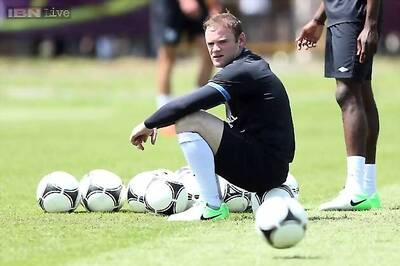 We don't want to sell Wayne Rooney, says David Moyes