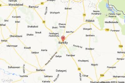 Seven members of a family killed as car collides with a truck