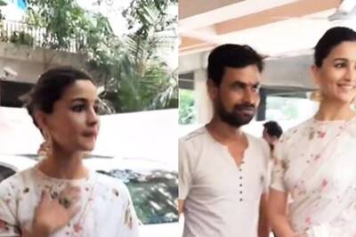 Alia Bhatt Flaunts Her Love for White Sarees as She Poses With Fans Outside Sanjay Leela Bhansali's Office
