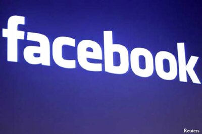 Facebook developing virtual reality versions of its apps