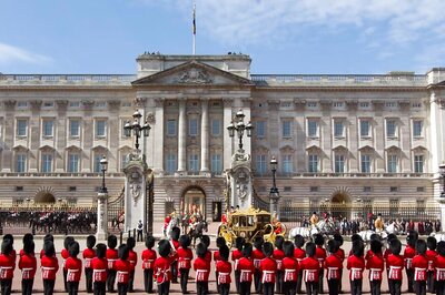 Armed Man Arrested Outside Buckingham Palace, Police Ruled Out Terror Angle