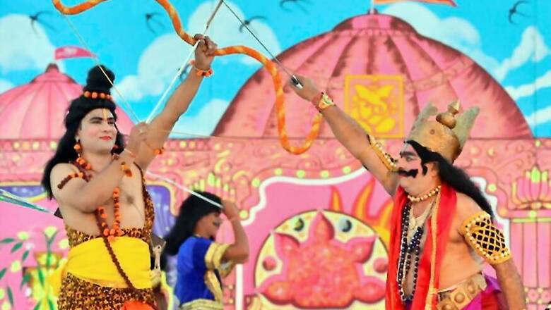 A Stinking Pond Makes ‘Ram’ and ‘Lakshman’ Stage Protest at Ramlila in Varanasi