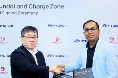 Hyundai and CHARGE ZONE Partner to Boost EV Charging Across India
