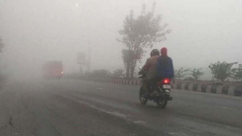 Chilly Morning in Delhi, Dense Fog in Most Parts