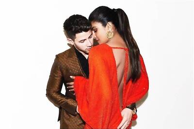 Priyanka Chopra, Nick Jonas are One Stylish Couple As They Step Out Together in NYC, See Pic