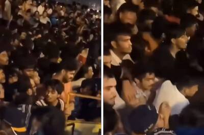 Team India's Victory Parade: Mumbai Cop Braves The Crowd To Rescue Unconscious Woman