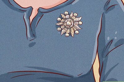 How to Wear a Brooch