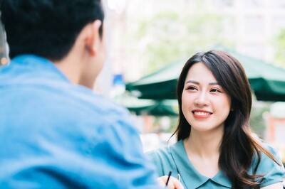 Unlocking Deeper Connection: The Power of Active Listening in Building Relationships