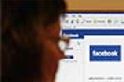 Image-conscious youth rein in social networking