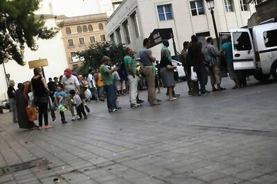 Can Grey Pavement Paint Cool the Planet? Los Angeles to Test