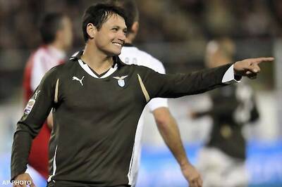 Mauro Zarate joins QPR on loan from West Ham