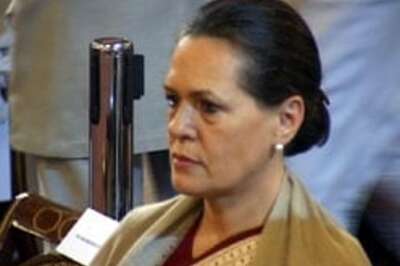 Despite Sonia stricture, Congmen continue to bicker