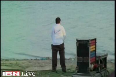 UP babu caught on cam peeing on banks of Triveni Sangam