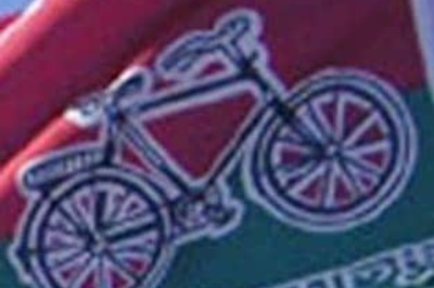 Azam skips SP meet despite Mulayam's request