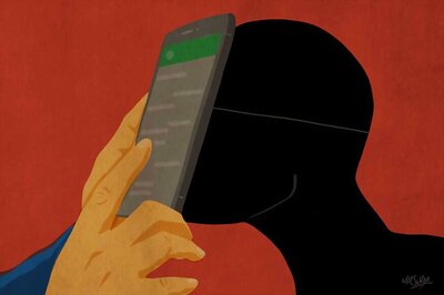 WhatsApp Rolls Out 'Forwarded' Label to Fight Fake News, Provocative Content