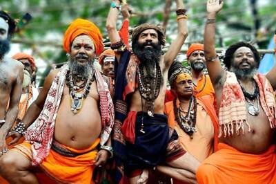 Naga Sadhus Perform 108 Yoga Poses at Assam's Kamakhya Temple as Ambubachi Mela Returns After 2 Yrs