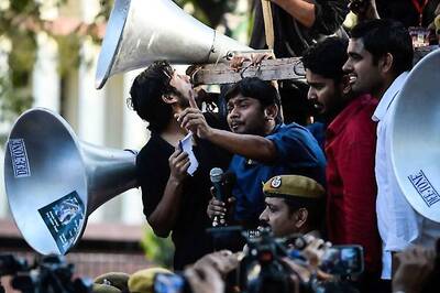 Kanhaiya led students march demanding release of Umar, Anirban