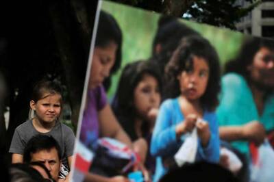 Mexican Airline Volaris Offers Free Flights to Reunite Families Separated by Trump's Immigration Policy