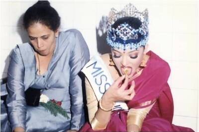 Aishwarya Rai Bachchan Enjoys Meal with Her Mother Vrinda Rai After Being Crowned Miss World