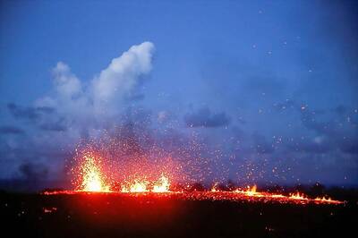 Ash Cloud from Hawaii Volcano Sparks Aviation Red Alert