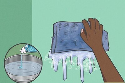 How to Paint Designs on Walls