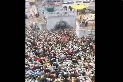 Thousands Gather for Religious Leader's Funeral in UP's Budaun, FIR Filed for Flouting Covid-19 Norms