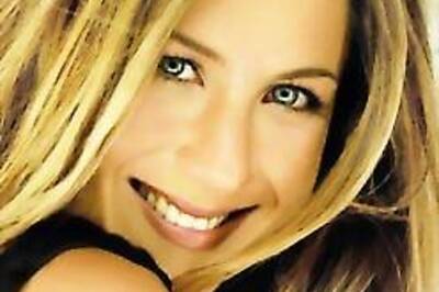 Buzz: Spielberg's war | Aniston's play