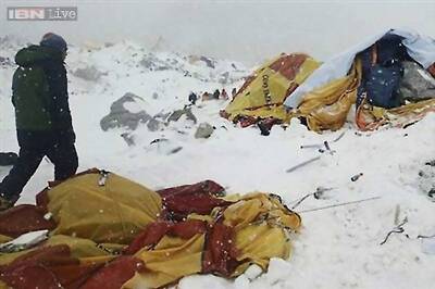 Climbers above Everest base camp safe, bad weather hampers rescue work