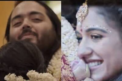 Anant Ambani Hugs Radhika Merchant During Graha Shanti Puja, Video Goes Viral; Watch