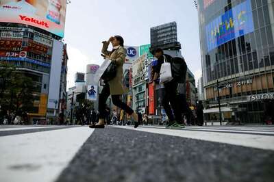 Tokyo Sees Biggest Daily Jump in Coronavirus Infections on Day One of State Emergency