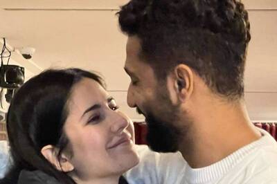 Katrina Kaif Applauds Husband Vicky Kaushal’s 'Flexibility' in Latest Instagram Post; Watch Video