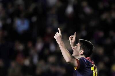 Messi hits 2 as Barcelona win 5-0 at Rayo