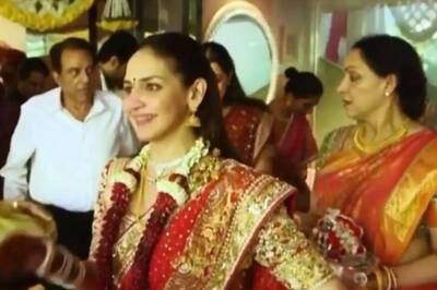 When Dharam-Hema Malini Gave a Tearful 'Vidai' to Daughter Esha After Her Wedding, Watch Video