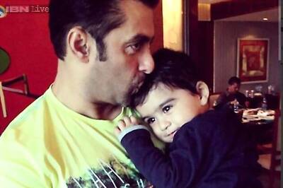 Salman Khan hugs Bina Kak's grandson: The cutest photo you will see today