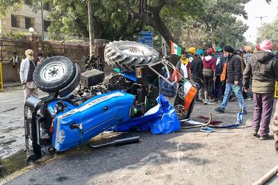 Protesting Farmer Dies at ITO after His Tractor Overturns: Delhi Police