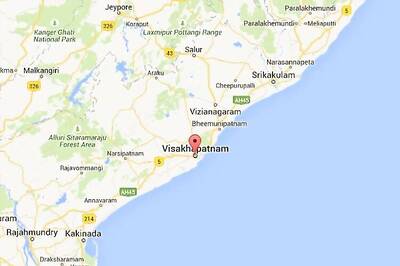 Eight people killed as bus dashes into stationary auto in Andra Pradesh