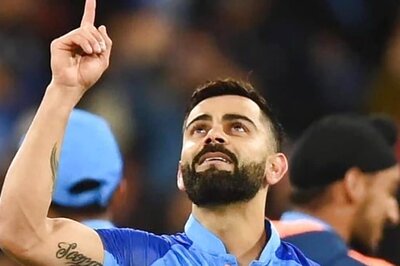 Virat Kohli Sets Internet Ablaze With Iconic India-Pakistan Pic to Celebrate 15 Years in International Cricket