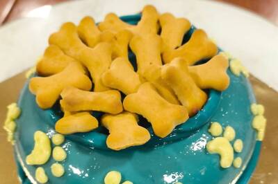 Delicious Homemade Dog Treats and Cakes: Easy Recipes Your Pup Will Love!